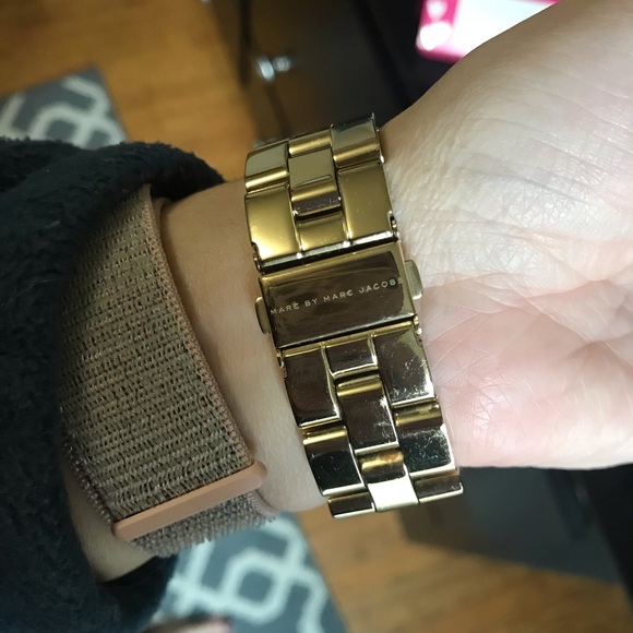 Marc Jacobs Henry Gold Crystal Watch MBM3045 - Picture 3 of 7